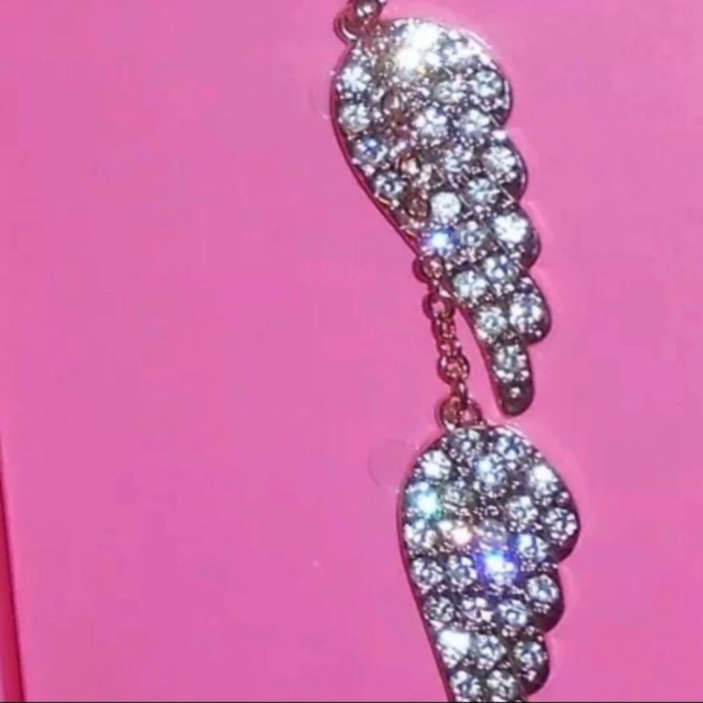 COPY - Victoria's Secret "Angel Wings" necklace!